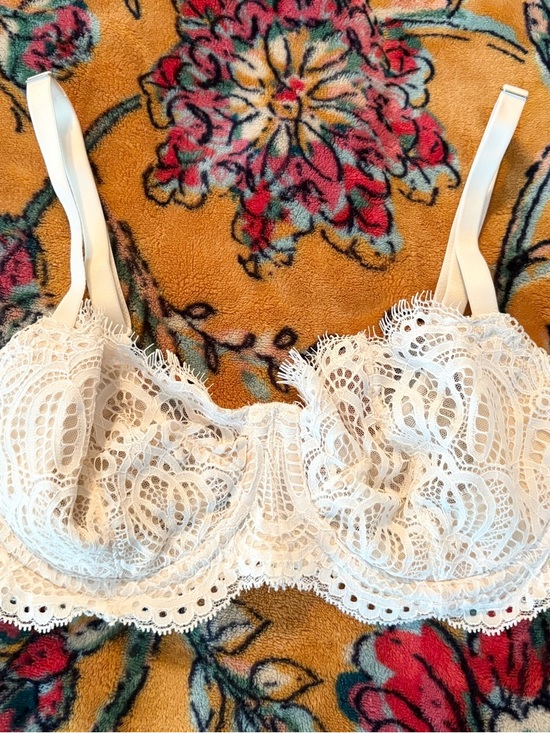 Victoria's Secret Other - Victoria's Secret White Lace Bra